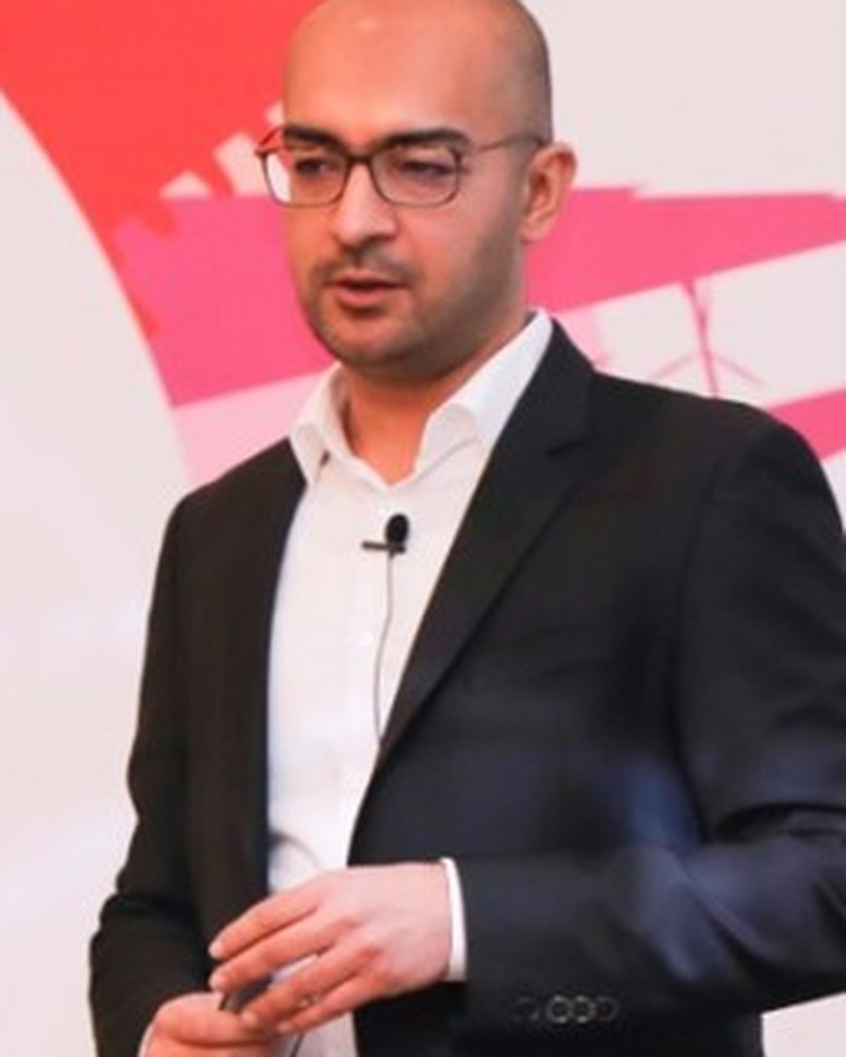 Dr. Fouad Omri